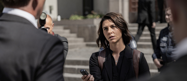Enemy of the People - Staffel 1?>